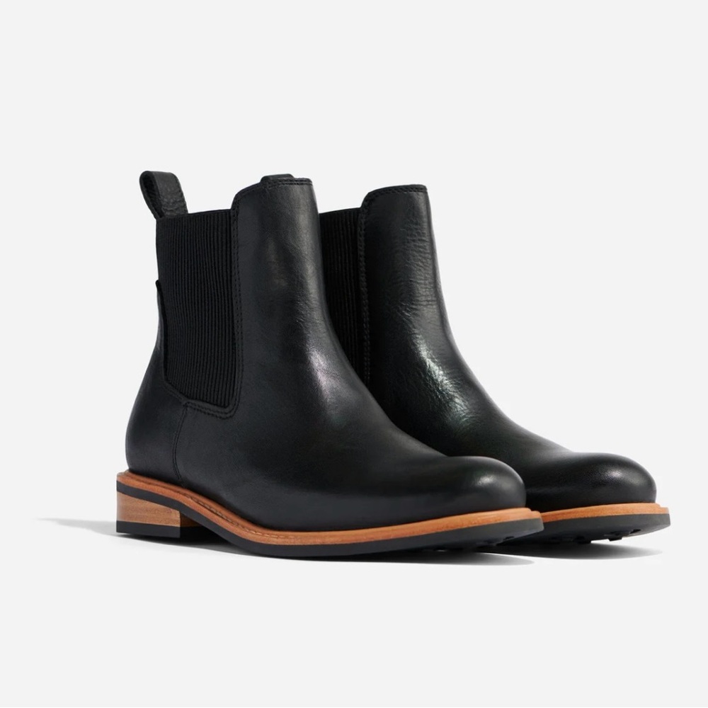 Nisolo Carmen Chelsea boots.